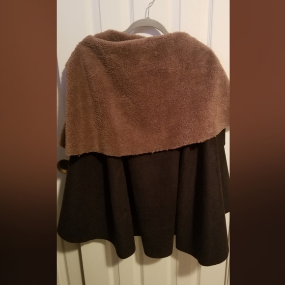 Faux Suede Leather & Sherpa Reversible Vest/Coat - Picture 3 of 5